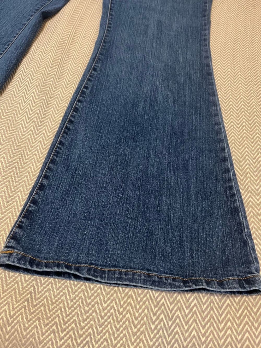 Sofia dark vintage wash flare jeans. 5 pocket design. Like new. Size 18. - Picture 6 of 7